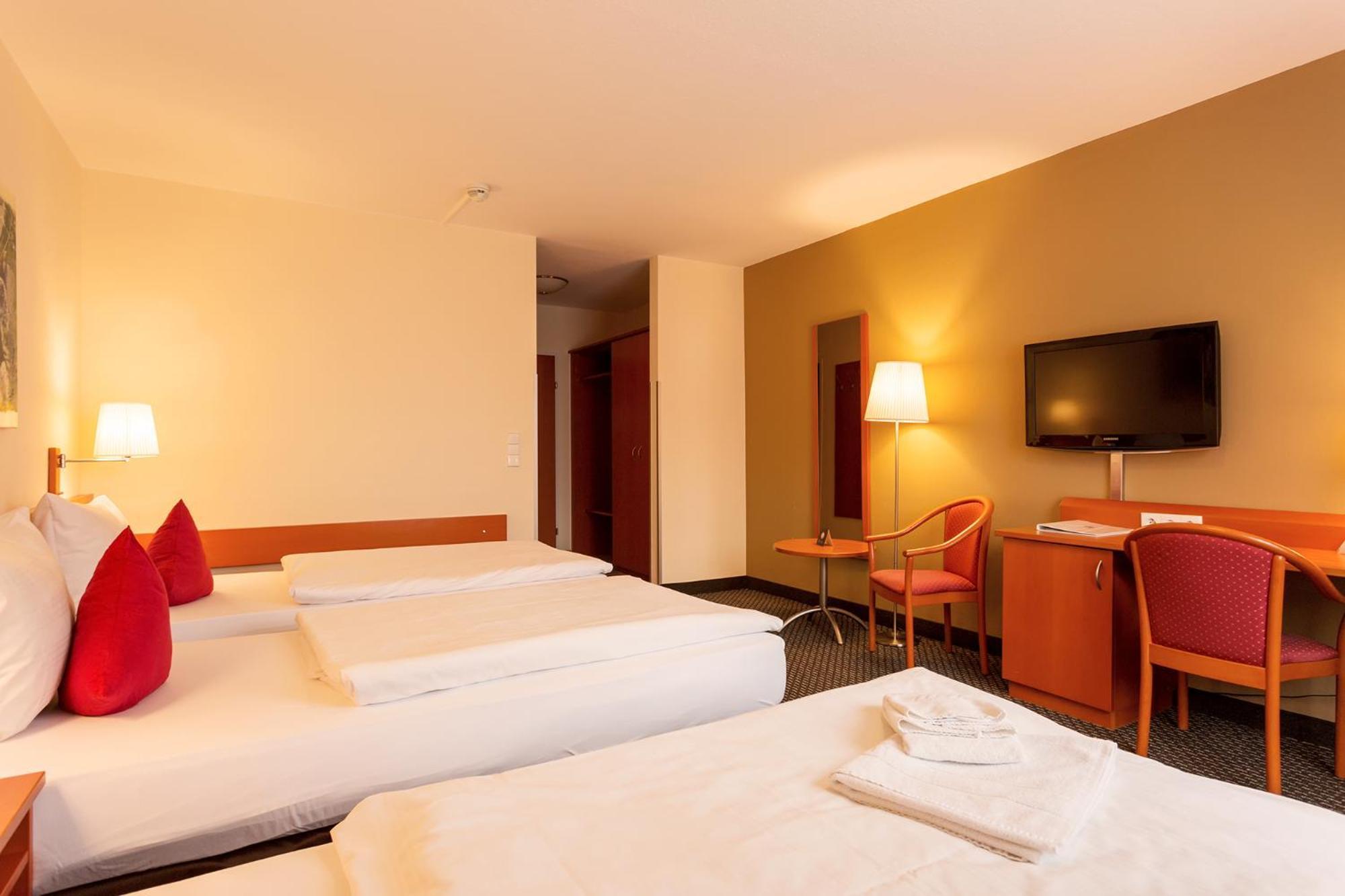 Central Hotel Loewen Feldkirch Room photo