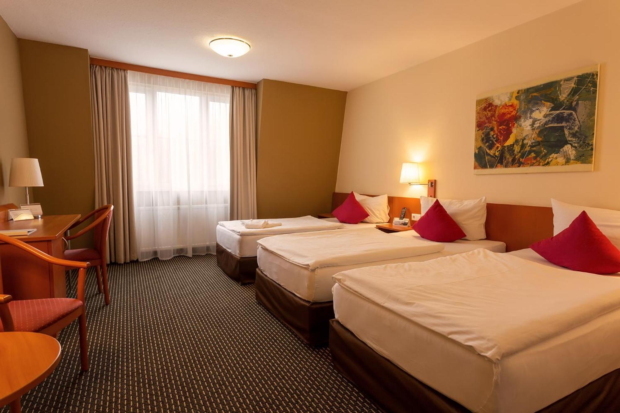 Central Hotel Loewen Feldkirch Room photo
